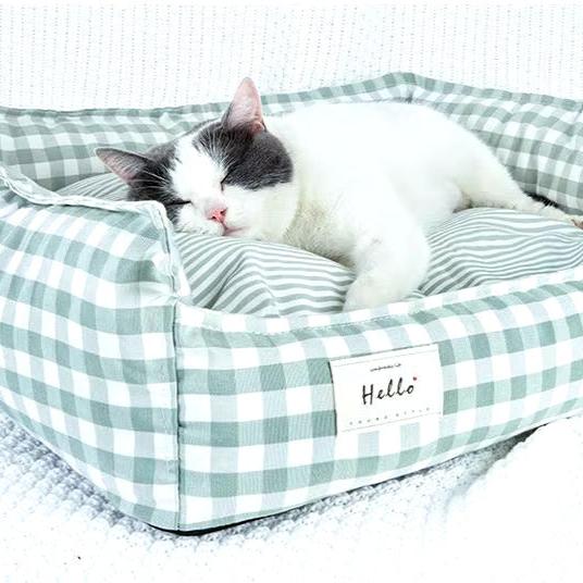 Checkered-Pet-Bed-Sofa-for-Smaller-Dogs-Cats-2