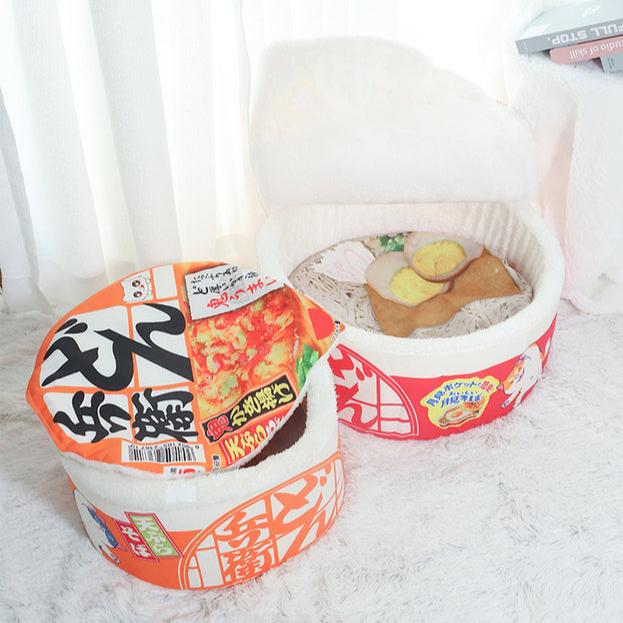 Cute-Instant-Noodle-Shaped-Cat-Bed-5